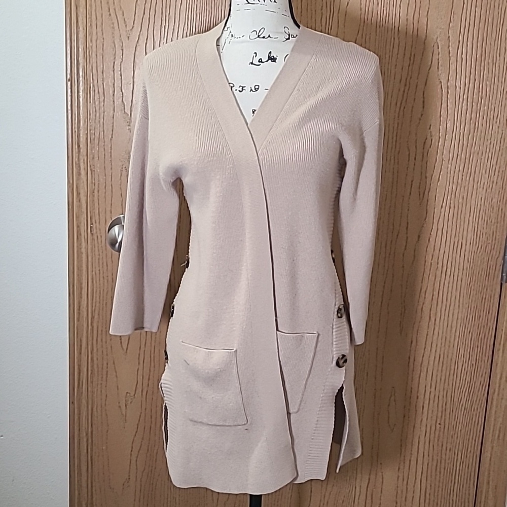 Adyson Parker Tan beige button side cozy cardigan with pockets - Picture 2 of 4